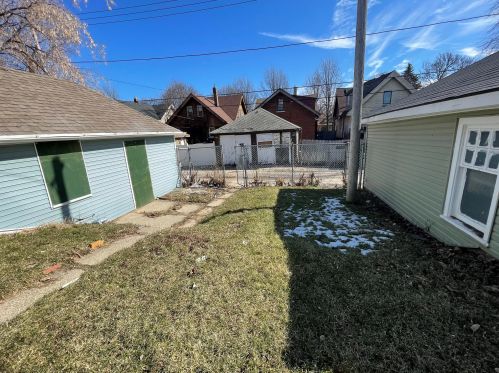 2336 47th St, Milwaukee WI  53210-2922 exterior