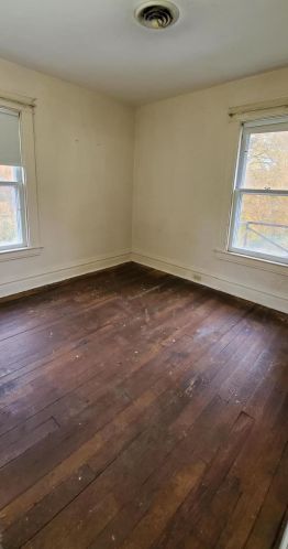 2131 G Ave, Kalamazoo MI 49004-1942 exterior