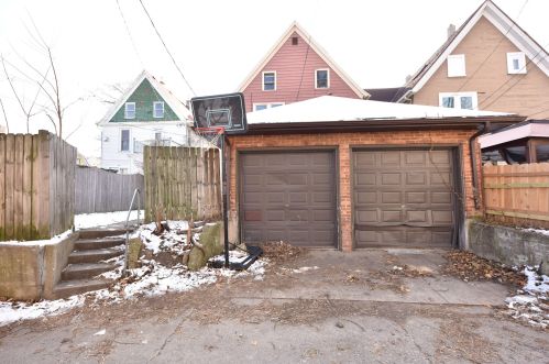 2922 Juneau Ave, Milwaukee WI  53208-2923 exterior