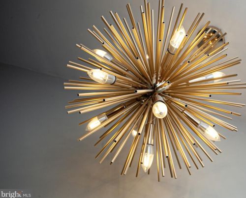 2022 21 St, Philadelphia PA 19145-2722 exterior