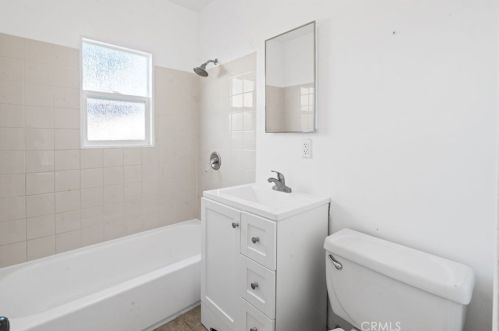 9827 Beach St, Bellflower CA  90706-5917 exterior