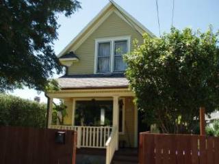 7423 Alma Ave, Portland, OR 97203-3929