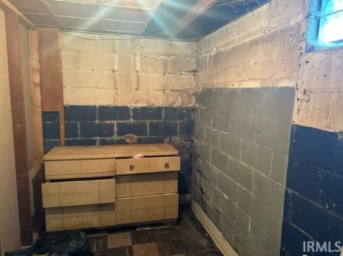 1005 Geyer Ave, Mishawaka IN 46544-4335 exterior