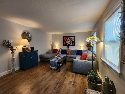 12 Edward Dr, Concord NH  03301-8626 exterior