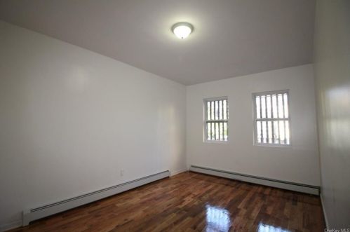 2029 Daly Ave, Bronx NY 10460-2834 exterior