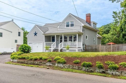 42 Clayton St, Milford CT 06461-2941 exterior