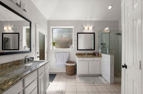 14 Sunny Oaks Pl, Conroe TX 77385-3663 exterior