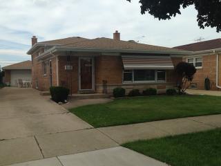 7020 Sunnyside Ave, Chicago, IL 60706-4732