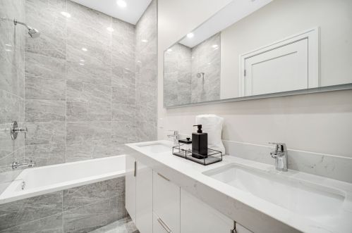 6219 Ellis Ave, Chicago IL 60653-3615 exterior