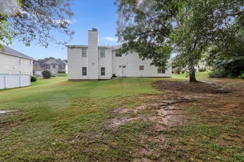 5961 Duren Mdw Dr, Lithonia GA 30058-3592 exterior