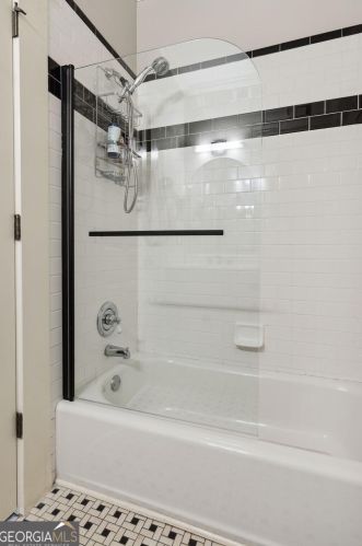 560 Morgan St, Atlanta GA 30308-2821 exterior