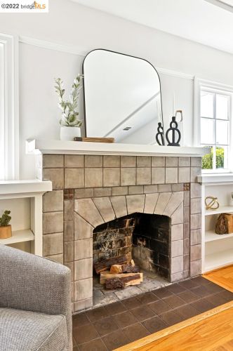 1614 Capistrano Ave, Berkeley CA 94707-1803 exterior