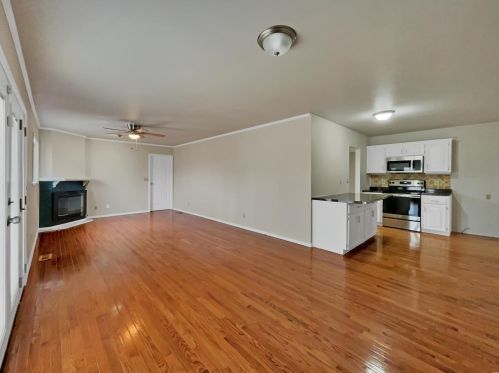 4608 Lodgewood Ln, Saint Louis, MO 63128-2420