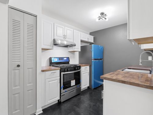 4912 19th St, Milwaukee, WI 53221-5759