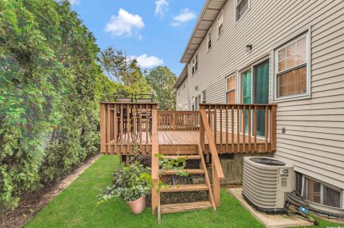 815 Franklin Ave, Valley Stream NY  11580-1569 exterior