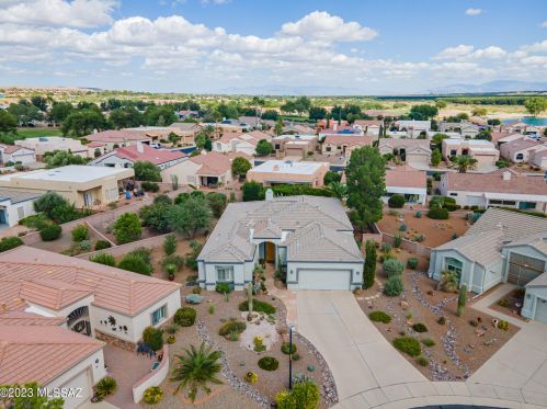 594 Mickelson Ln, Green Valley AZ 85614-5749 exterior