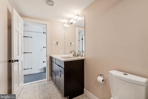 131 Bainbridge St, Philadelphia PA 19147-1810 exterior