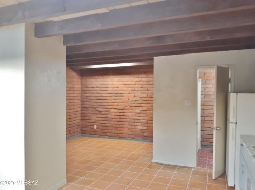 1946 Prince Rd, Tucson AZ  85719-2920 exterior