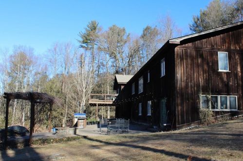 411 Clearview Ave, Torrington, CT 06790-5748