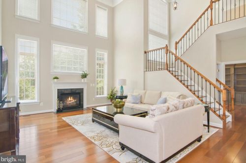 19372 Ml Dm Pl, Leesburg VA 20176-1637 exterior