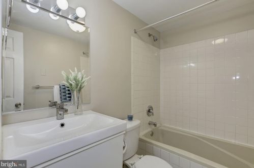 1329 10 St, Washington DC 20002-3718 exterior