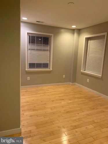 975 6th St, Philadelphia PA  19123-1457 exterior