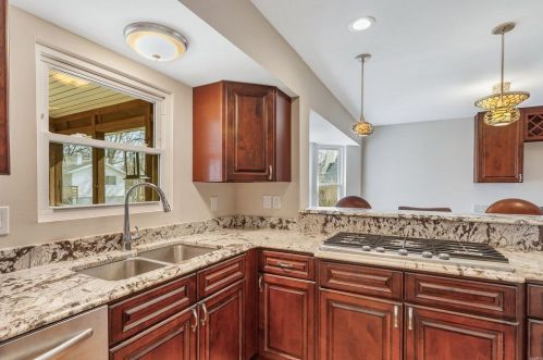 316 Eugenia St, Saint Louis MO 63141-8312 exterior