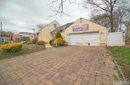 1610 Oak Tree Rd, Iselin NJ 08830-1540 exterior