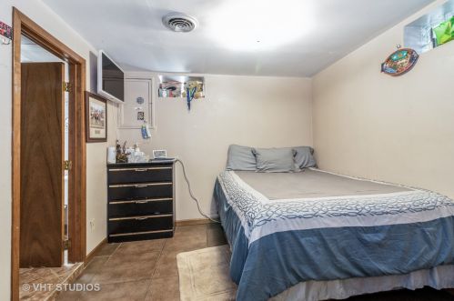 515 Briggs St, Joliet IL 60433-9518 exterior