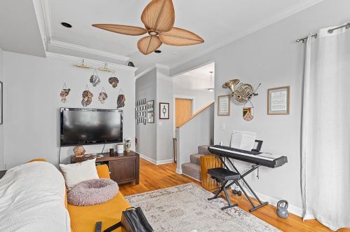 3046 Leavitt St, Chicago IL 60618-8114 exterior