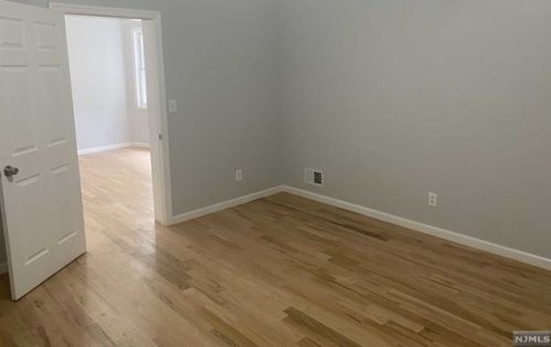 47 7th St, Newark NJ  07107-2027 exterior