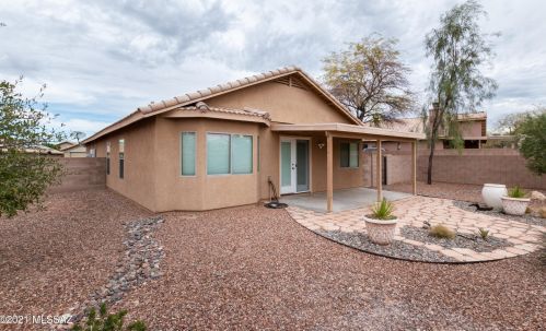 9558 Marsh Wren Pl, Tucson AZ 85742-8455 exterior