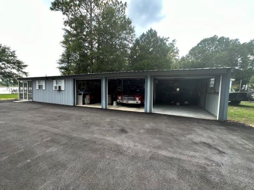 918 Juniper Lake Dr, Defuniak Springs, FL 32433-3570