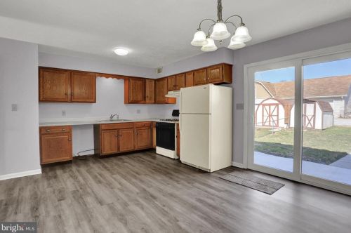 202 Georgetown Cir, Hanover PA 17331-2363 exterior