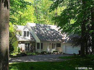 10 Heather Trl, Rochester, NY 14624-4759