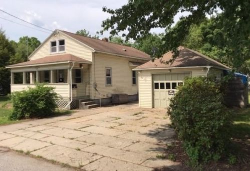 7 Athol St, Killingly, CT 06239-1904