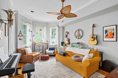 3046 Leavitt St, Chicago IL 60618-8114 exterior