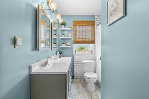 1310 Hiland Ave, Moon Twp PA 15108-2034 exterior