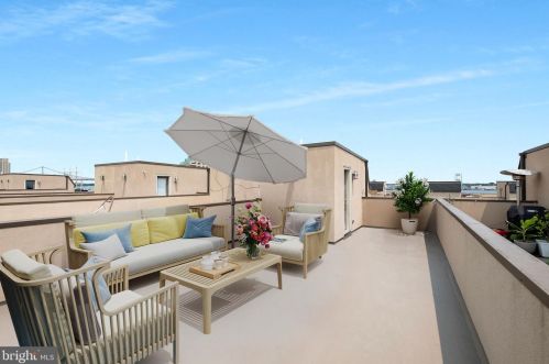 740 Columbus Blvd, Philadelphia PA 19147-3517 exterior