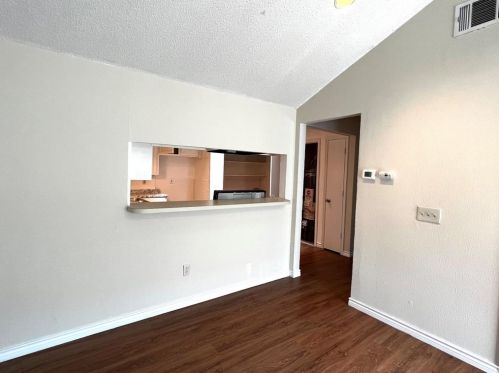 11822 Garden Terrace Dr, Dallas TX  75243-5000 exterior