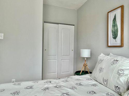 4975 Lindenwood Ave, Saint Louis MO 63109-1833 exterior