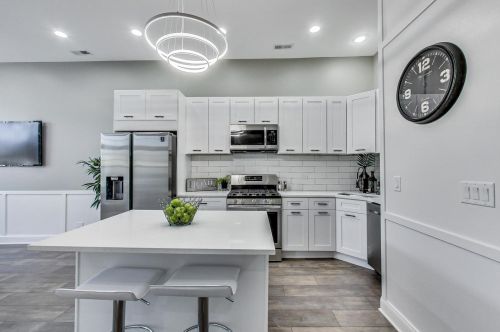 2718 Monroe St, Chicago IL 60624-2661 exterior