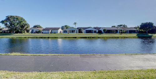 5136 Mirror Lk Blvd, Boynton Beach FL 33472-1211 exterior