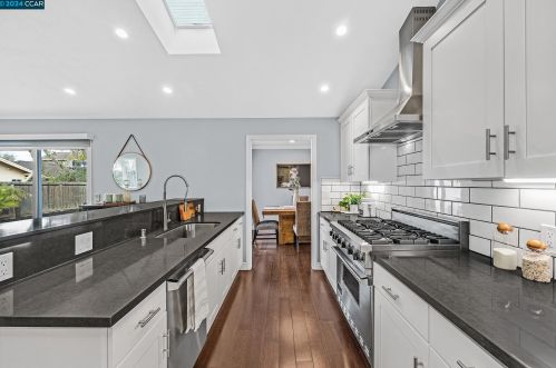 142 Beverly Dr, Concord, CA 94523-2304