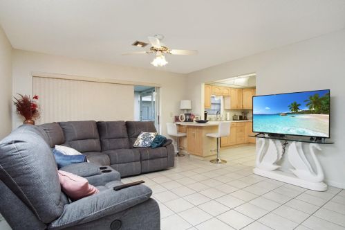 1023 Pheasant Run Dr, Fort Pierce, FL 34982-6856