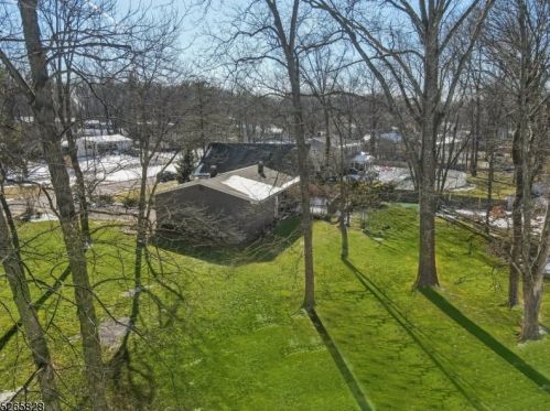 117 Stephenville Pkwy, Edison NJ 08820-2610 exterior