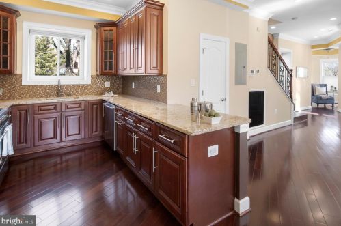 616 M St, Washington DC 20002-3425 exterior