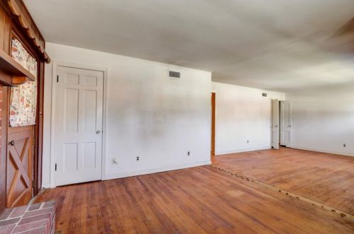 525 Ash St, Waukegan IL 60085-3928 exterior