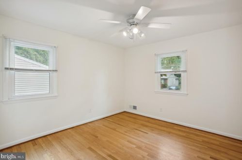 218 Forest Ave, Rockville MD 20850-1820 exterior