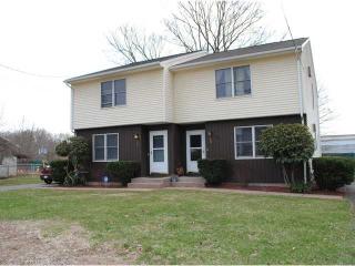 736 Main St, Manchester CT  06040-5101 exterior